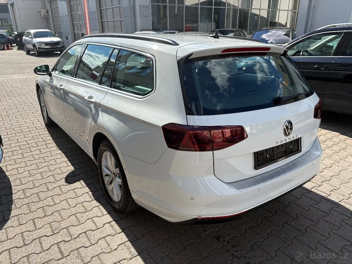 Volkswagen Passat 2023 photo 4