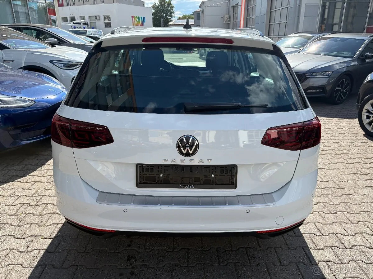 Volkswagen Passat 2023 photo 5