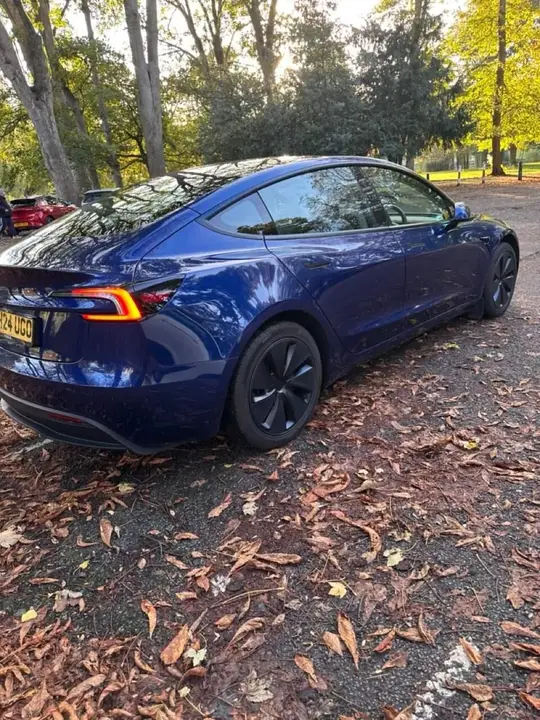 Tesla Model 3 2024 photo 3