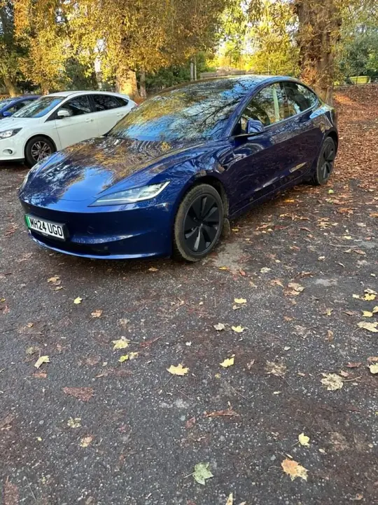 Tesla Model 3 2024 photo 2