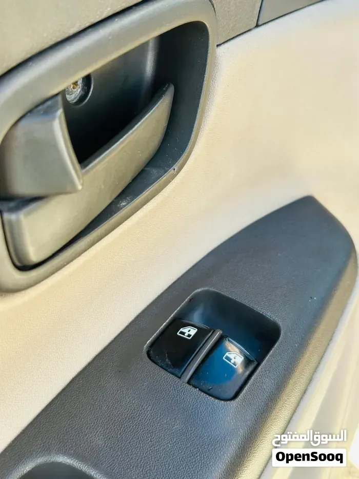 Hyundai Verna 2011 photo 2