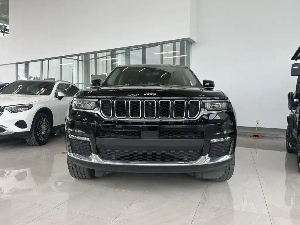 Jeep Grand Cherokee 2022 photo 2