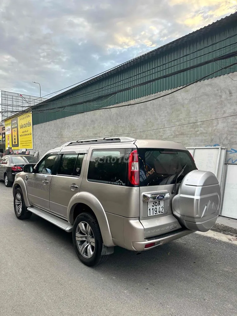 Ford Everest 2009 photo 4