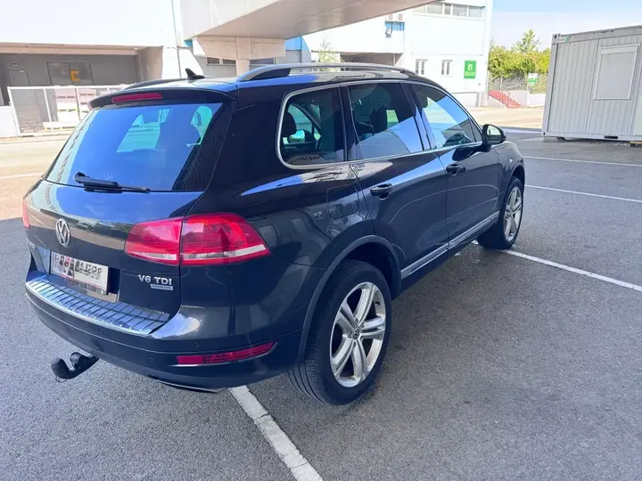 Volkswagen Touareg 2013 photo 3