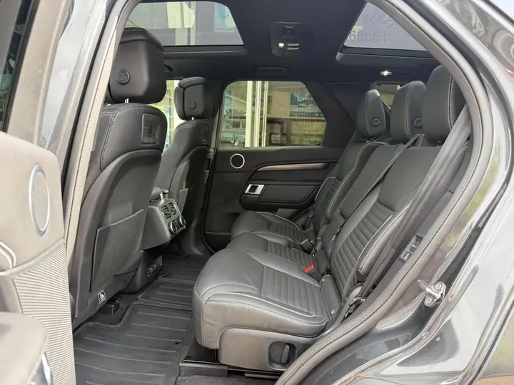 Land Rover Discovery 2023 photo 5