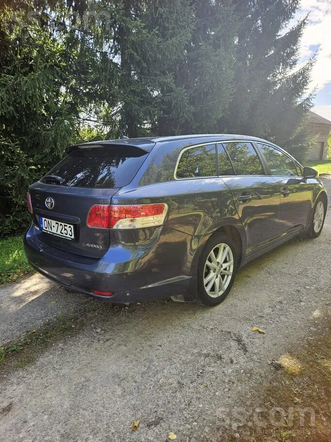 Toyota Avensis 2011 photo 3
