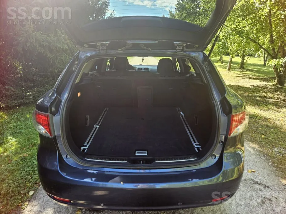 Toyota Avensis 2011 photo 5