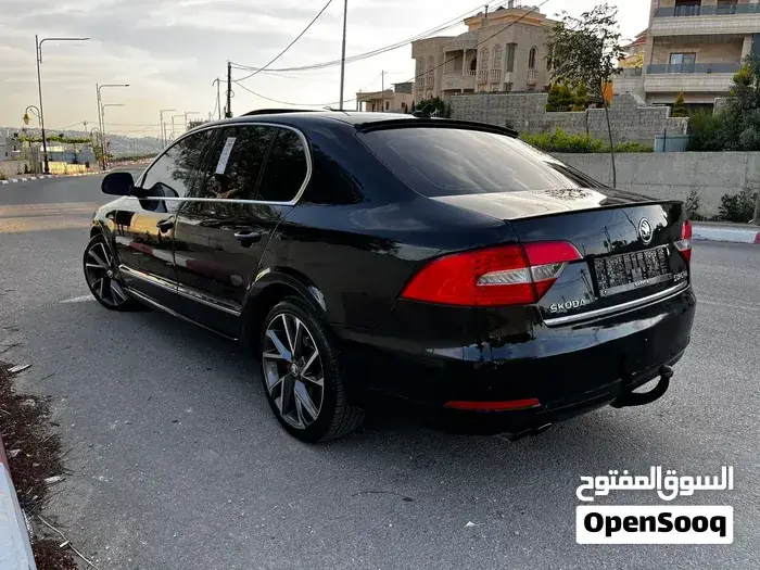 Skoda Superb 2012 photo 3