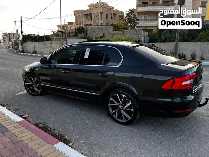 Skoda Superb 2012 photo 2