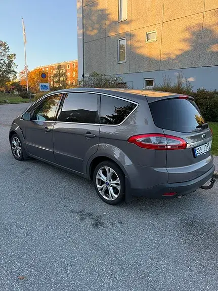 Ford S-Max 2013 photo 3