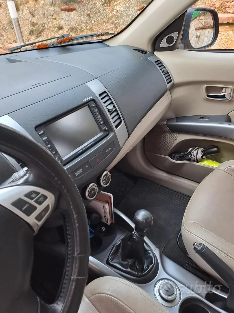 Mitsubishi Outlander 2009 photo 4