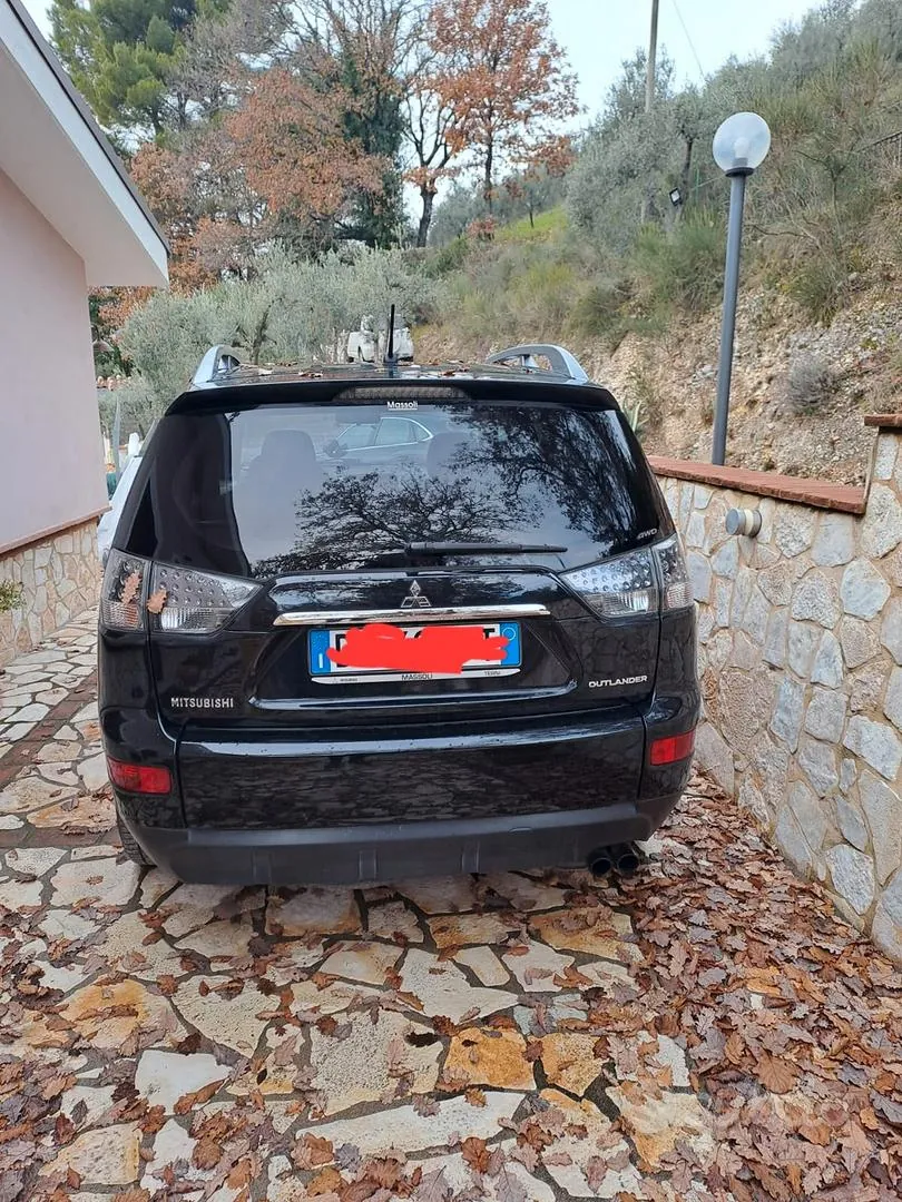 Mitsubishi Outlander 2009 photo 2