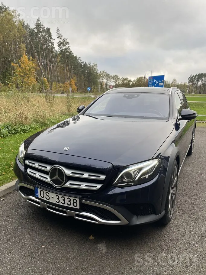 Mercedes-Benz E220D