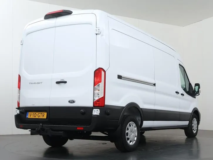 Ford Transit 2024 photo 2