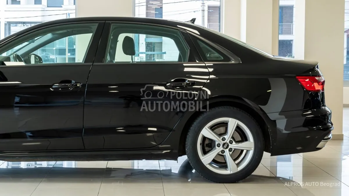 Audi A4 2022 photo 4
