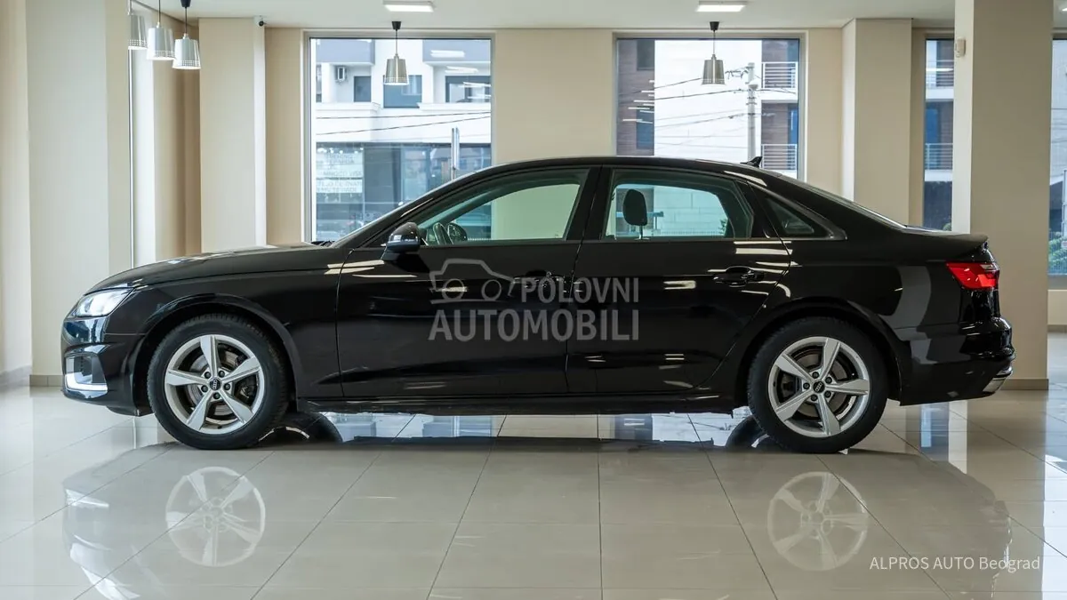 Audi A4 2022 photo 2