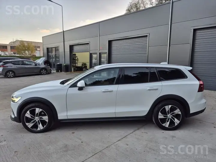 Volvo V60 2019 photo 5