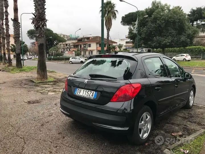 Peugeot 207 2009 photo 4