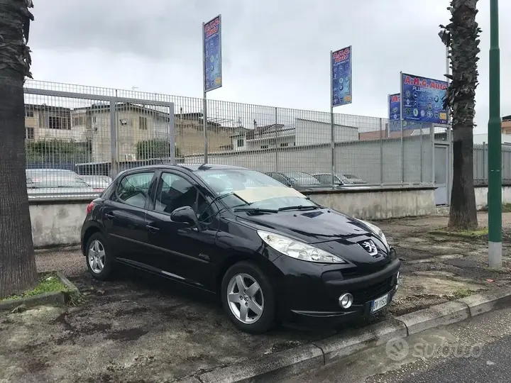 Peugeot 207 2009 photo 2