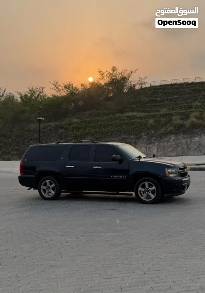 Chevrolet Suburban 2007 photo 2