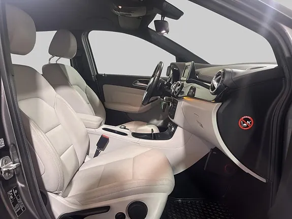 Mercedes-Benz B180 2015 photo 5