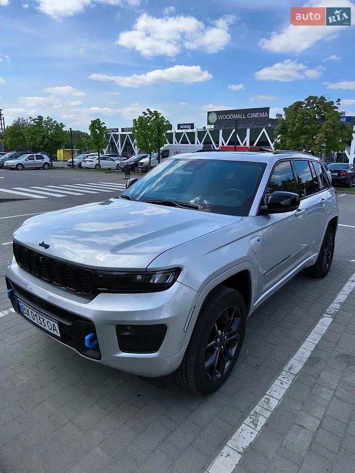Jeep Grand Cherokee 2023 photo 3