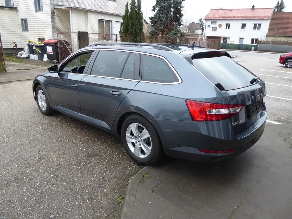 Skoda Superb 2021 photo 3