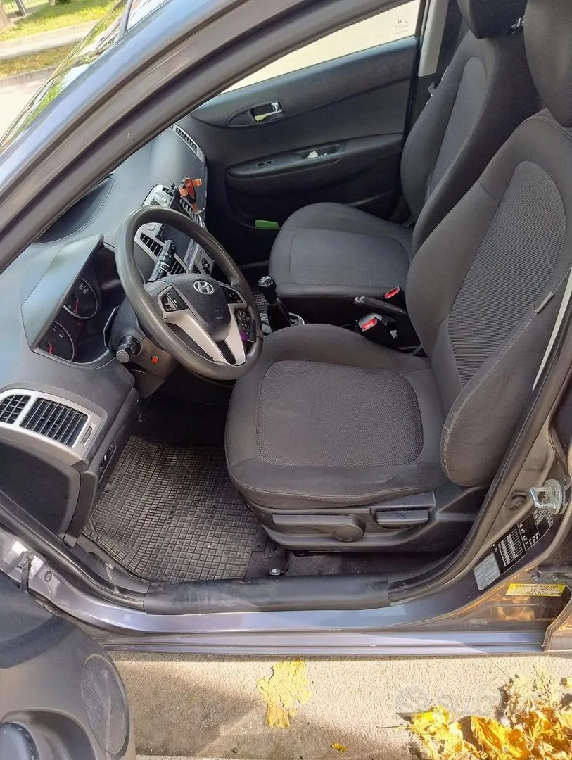 Hyundai I20 2011 photo 3