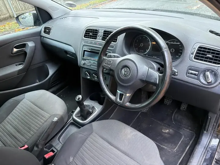 Volkswagen Polo 2012 photo 2