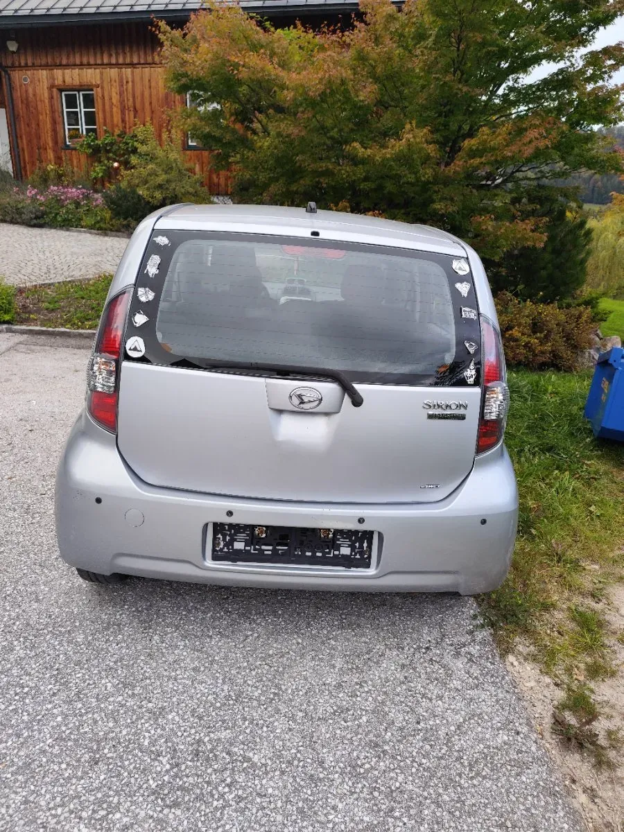 Daihatsu Sirion 2010 photo 3