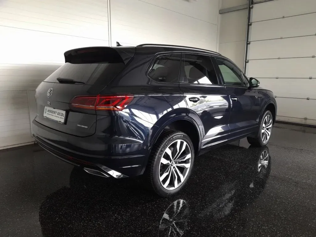Volkswagen Touareg 2022 photo 2