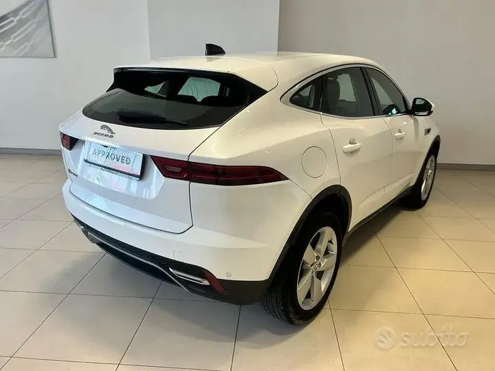 Jaguar E-Pace 2022 photo 2