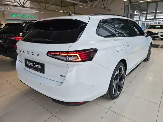 Skoda Superb Combi 2026 photo 2