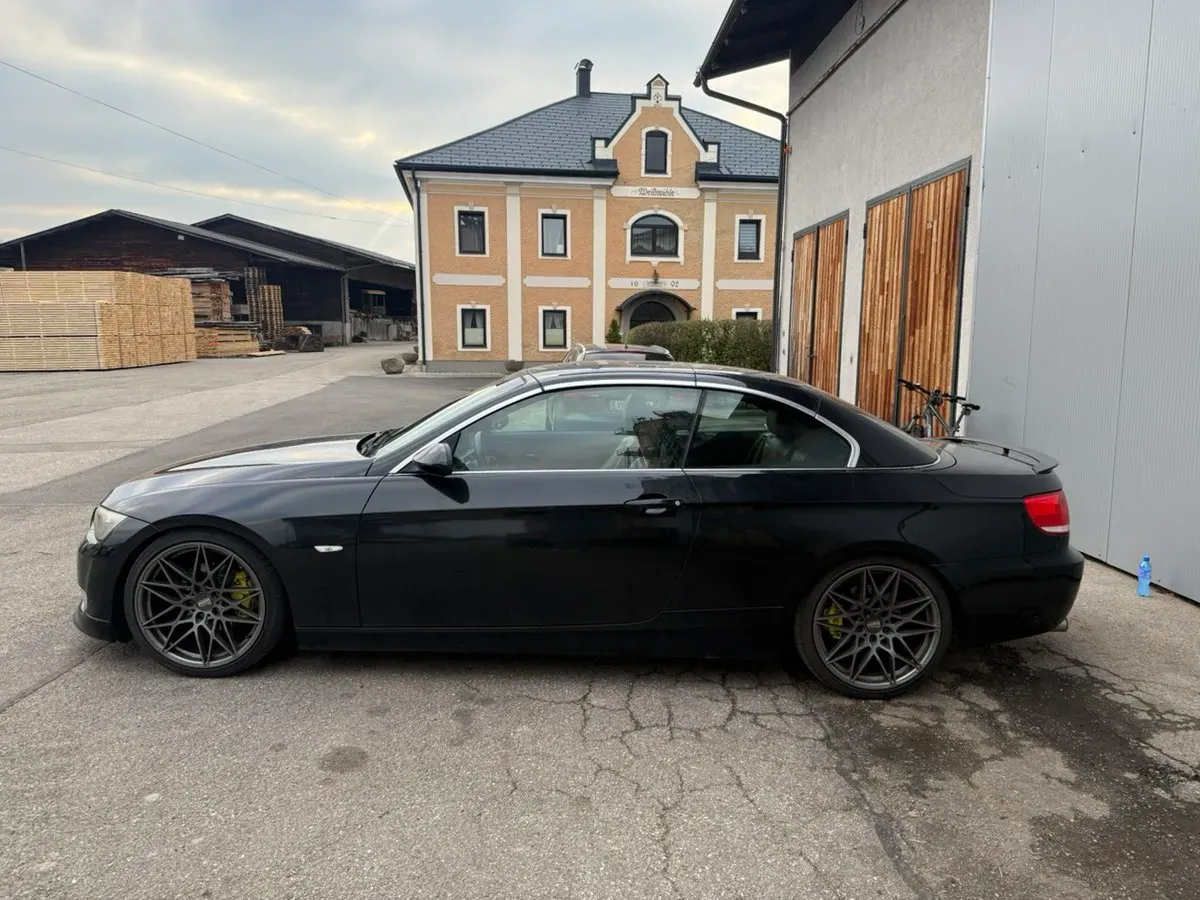 BMW 3 Series 2009 photo 3