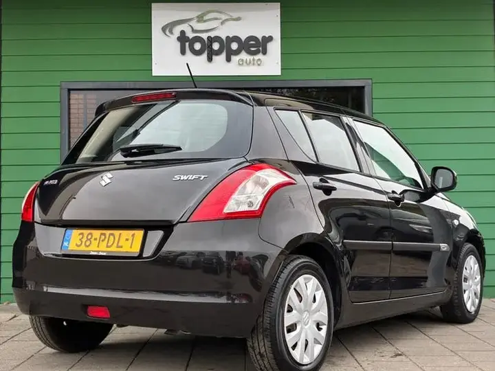 Suzuki Swift 2011 photo 3