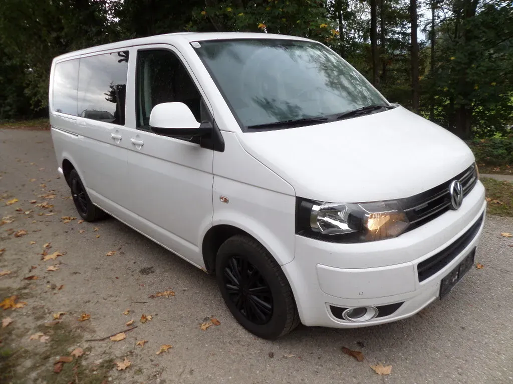 Volkswagen Multivan 2013 photo 2