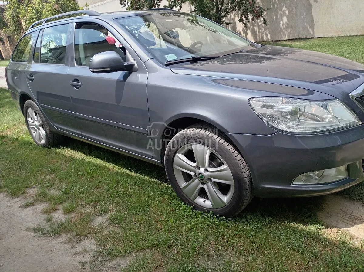 Skoda Octavia 2012 photo 2