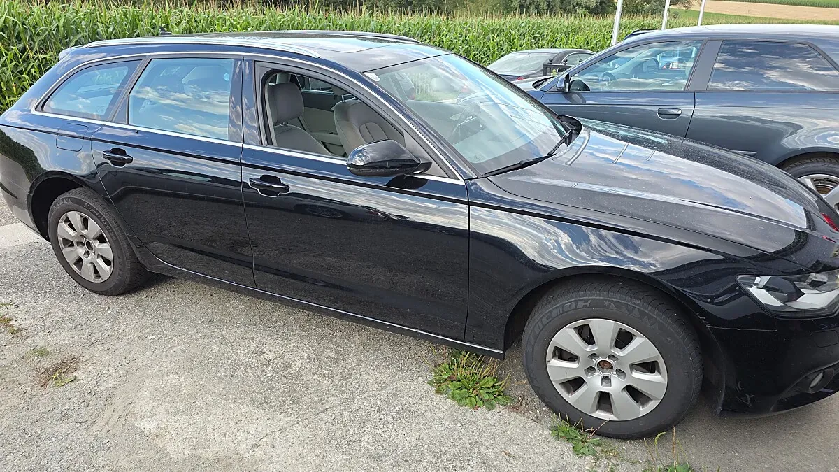 Audi A6 Avant 2012 photo 2
