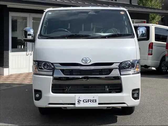 Toyota Hiace Van 2026 photo 2