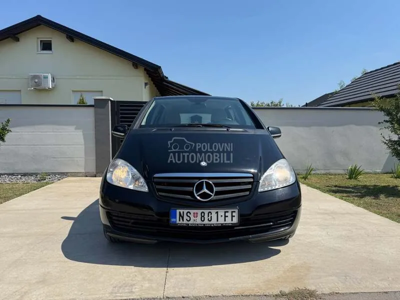 Mercedes-Benz A160 2010 photo 2