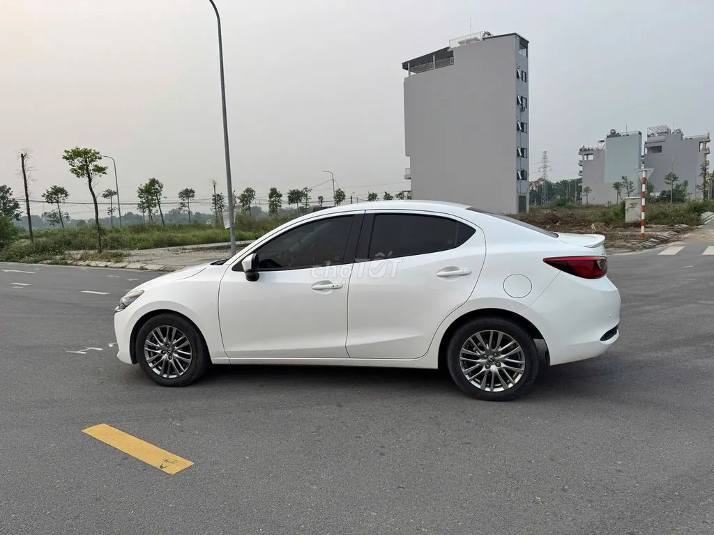 Mazda 2 2023 photo 2
