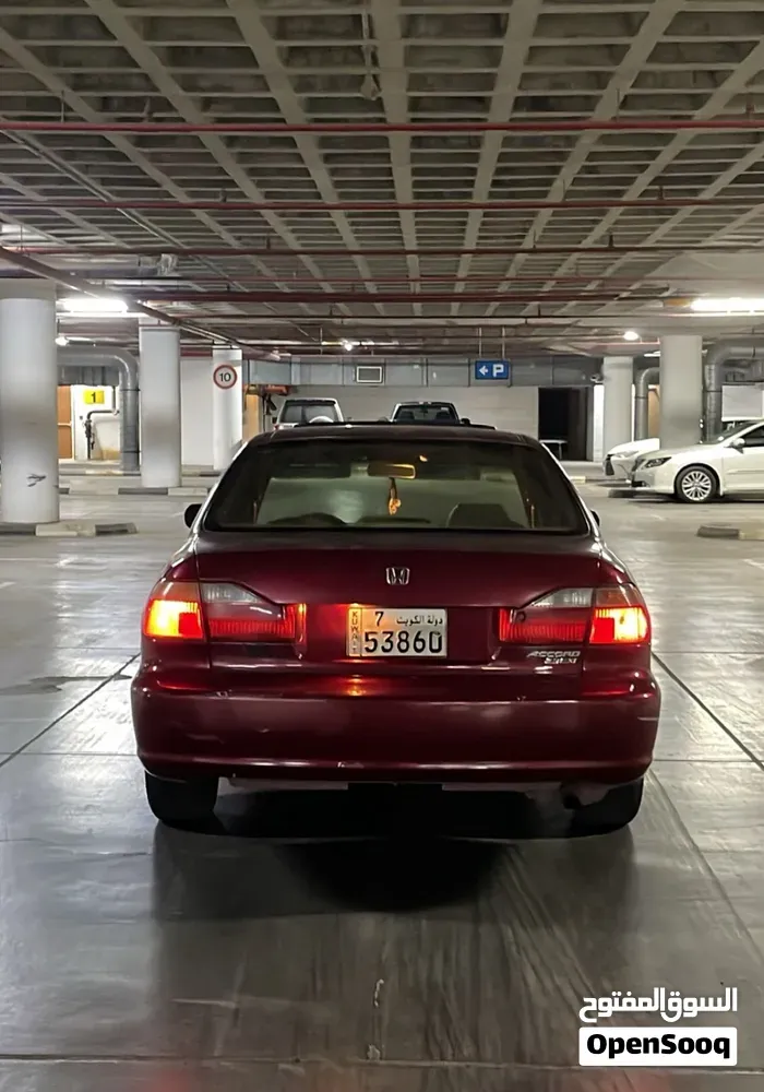 Honda Accord 2000 photo 4
