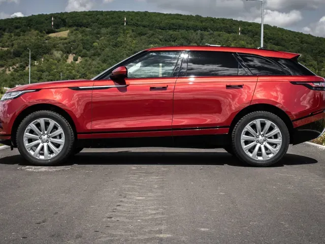 Land Rover Range Rover Velar 2018 photo 3