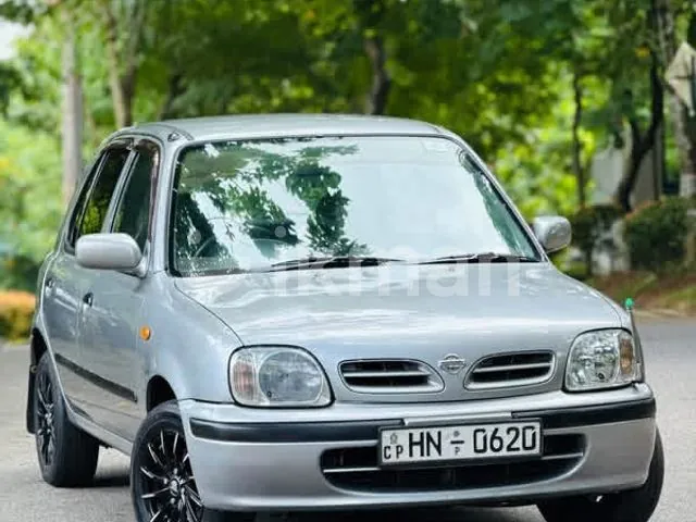 Nissan March 2002 photo 2