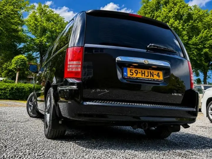 Chrysler Grand Voyager 2008 photo 2