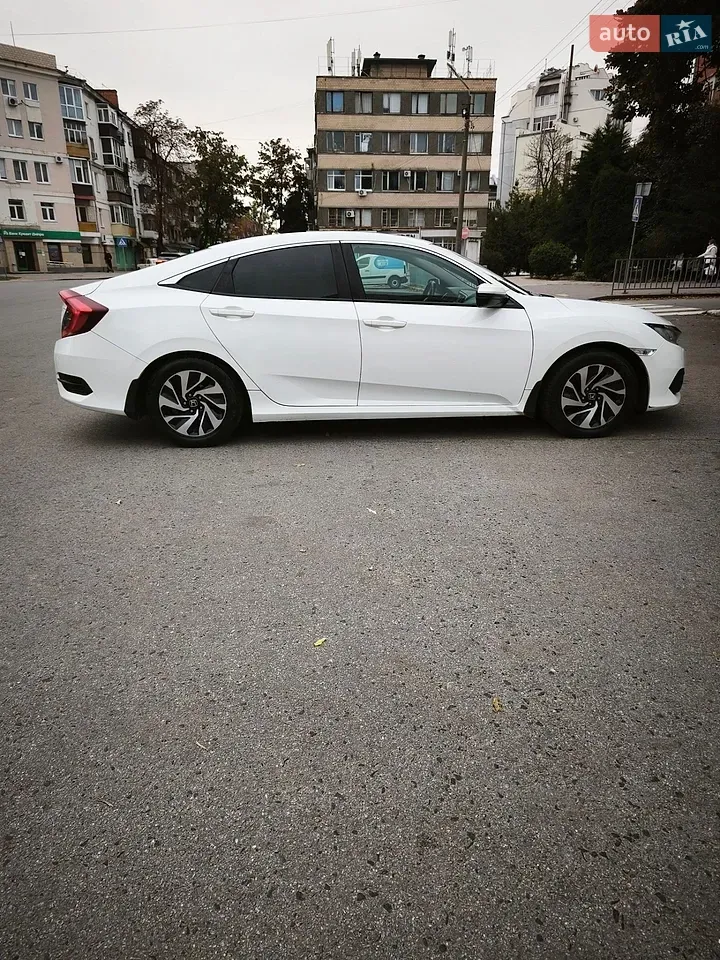 Honda Civic 2017 photo 4