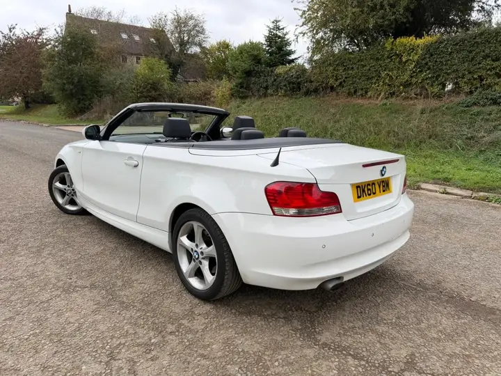BMW 1 Series 2010 photo 4