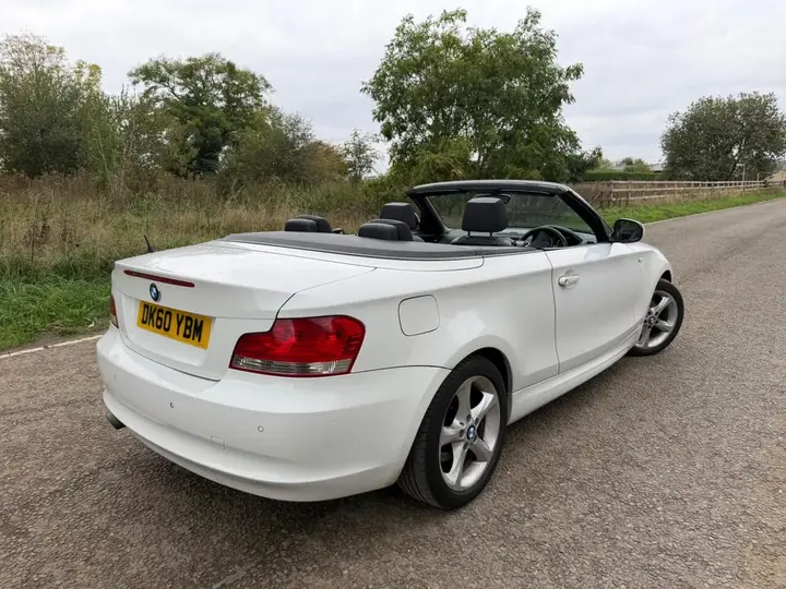 BMW 1 Series 2010 photo 2