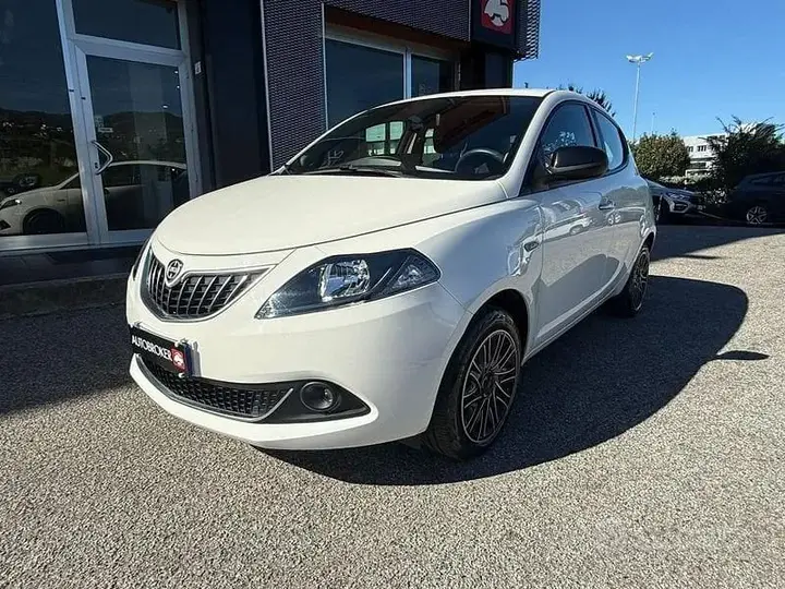 Lancia Ypsilon 2022 photo 2