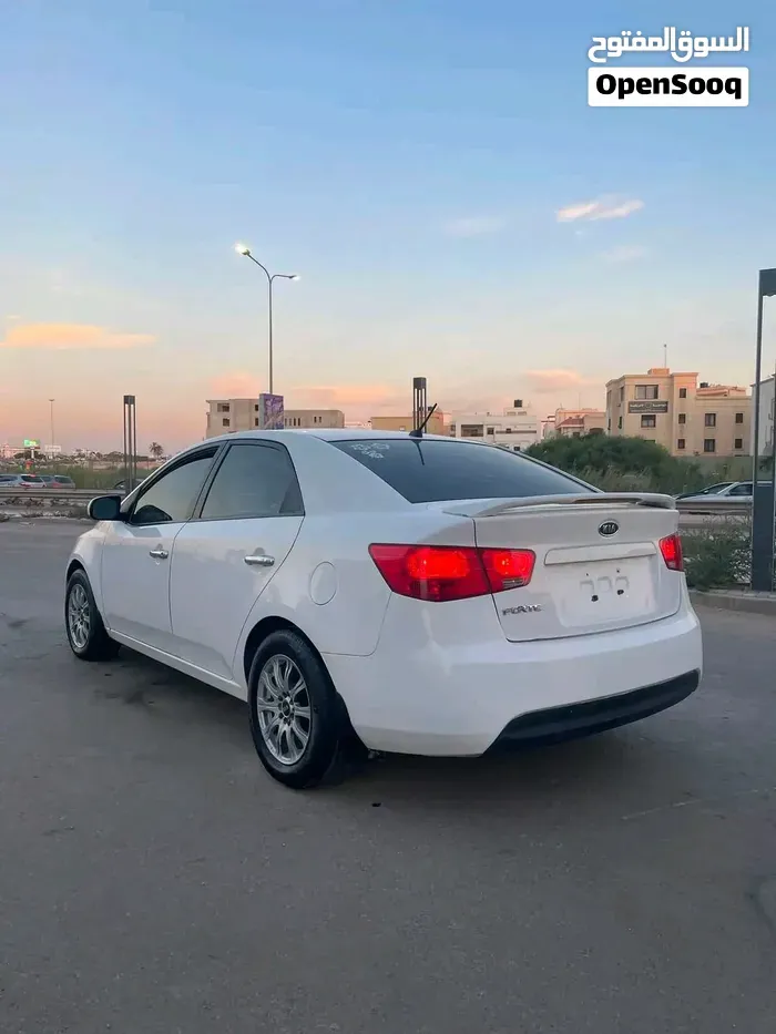Kia Forte 2010 photo 3